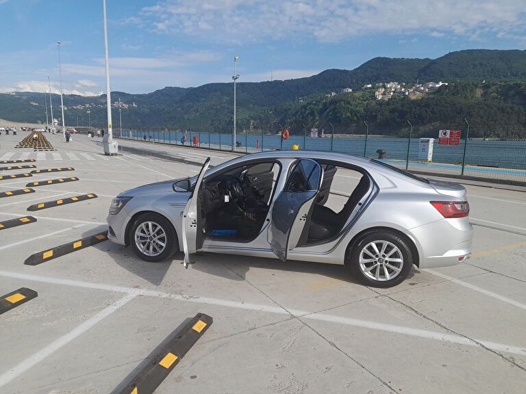 RENAULT MEGANE