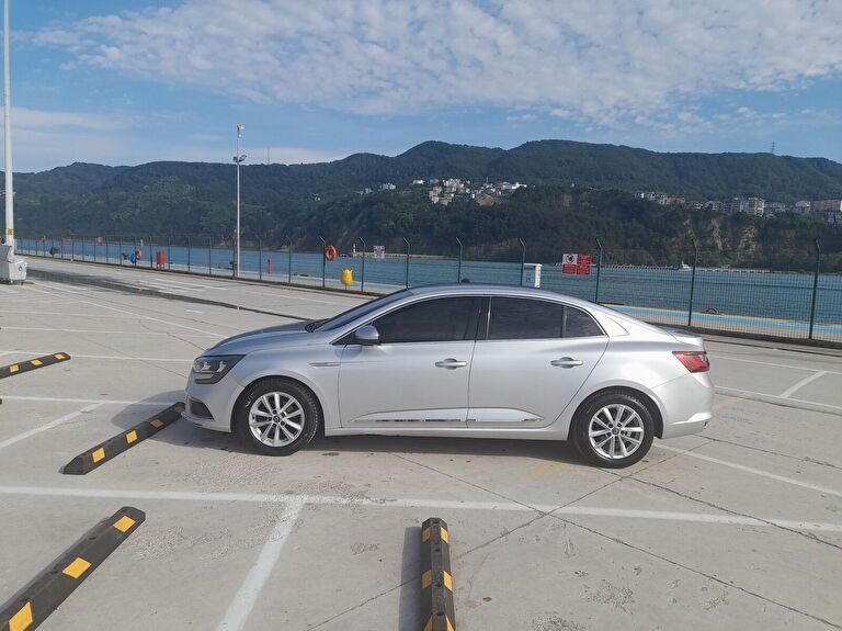 RENAULT MEGANE