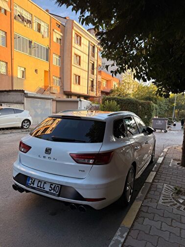 SEAT LEON