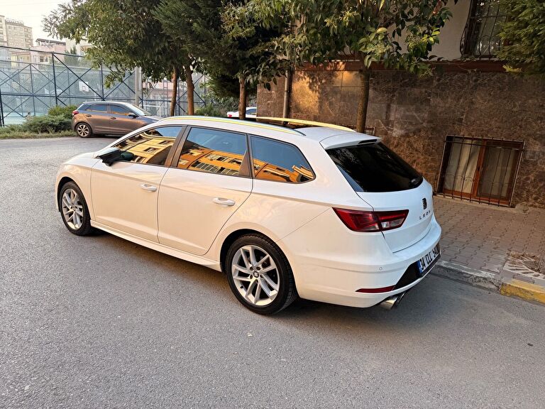 SEAT LEON