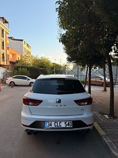 SEAT LEON