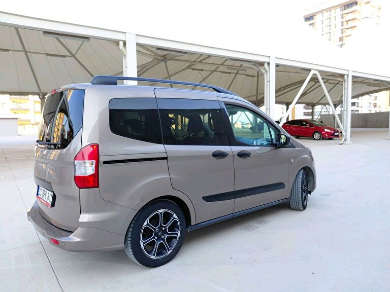 FORD TOURNEO COURIER