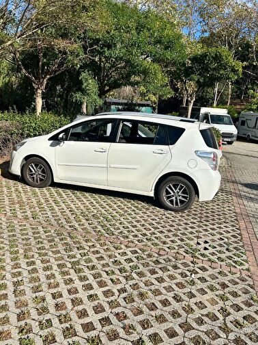 TOYOTA VERSO