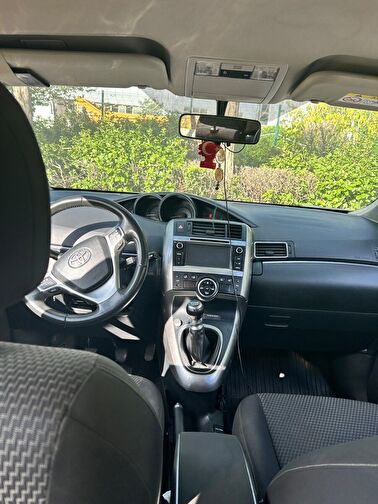 TOYOTA VERSO