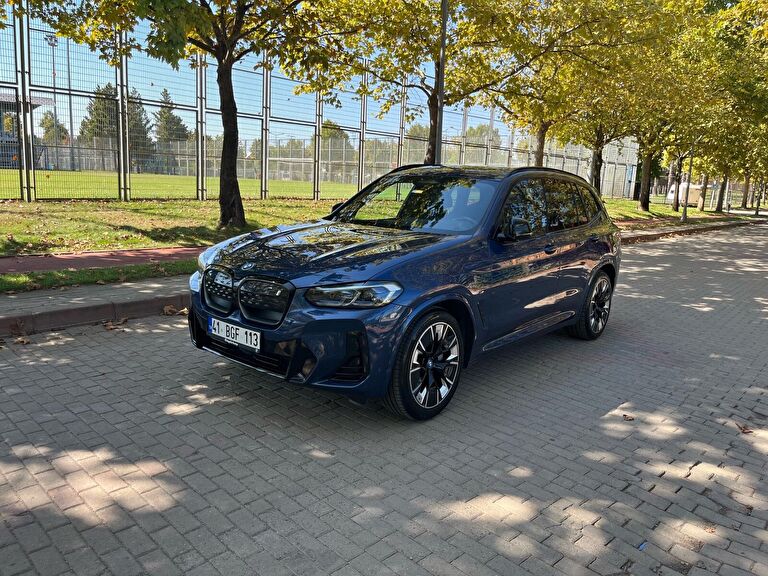 BMW IX3