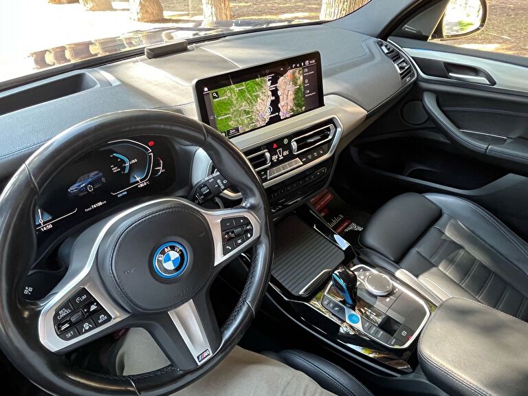 BMW IX3