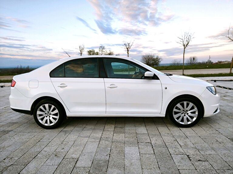 SEAT TOLEDO
