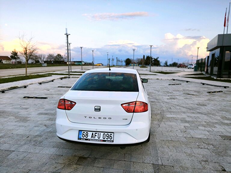 SEAT TOLEDO