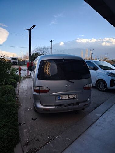 HYUNDAI STAREX