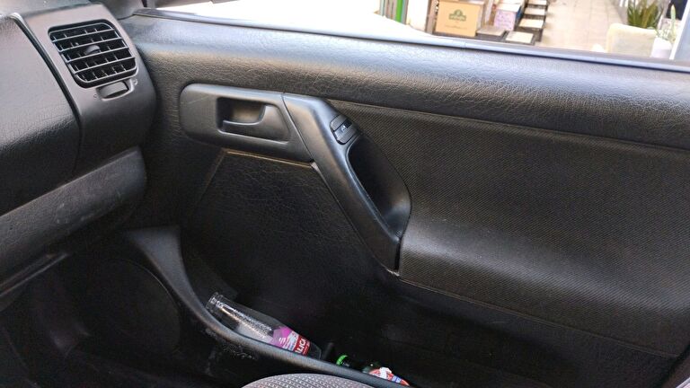 VOLKSWAGEN VENTO
