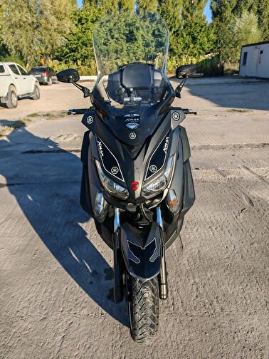 Yamaha X-Max 400