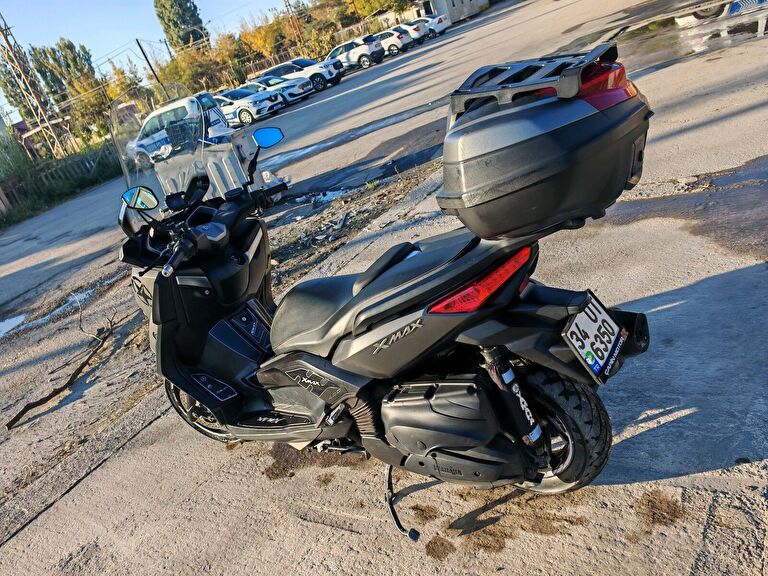 Yamaha X-Max 400