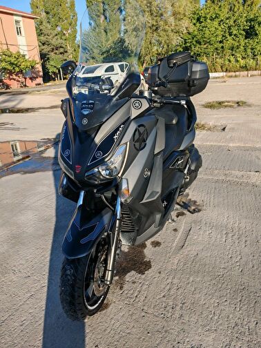 Yamaha X-Max 400