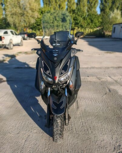 Yamaha X-Max 400