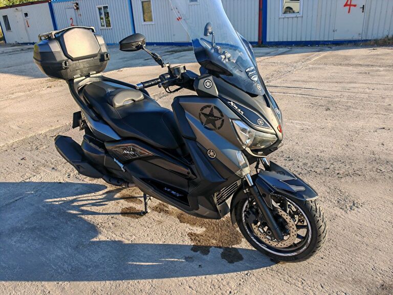 Yamaha X-Max 400