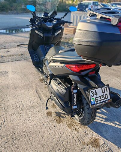 Yamaha X-Max 400