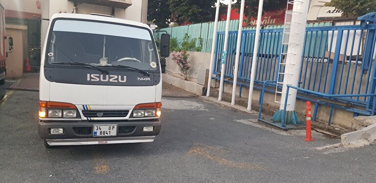ISUZU NKR