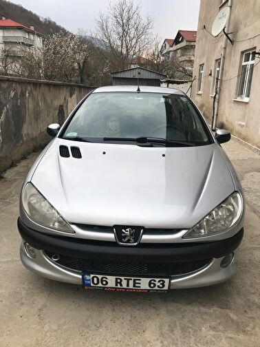 PEUGEOT 206