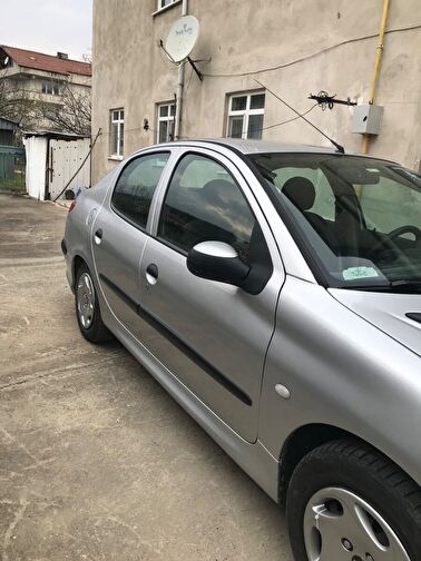 PEUGEOT 206