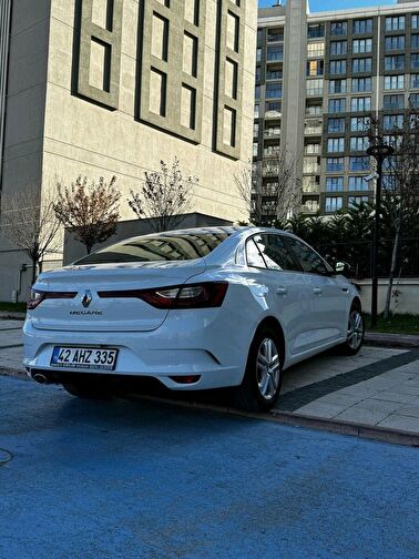 RENAULT MEGANE