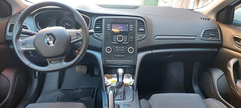 RENAULT MEGANE