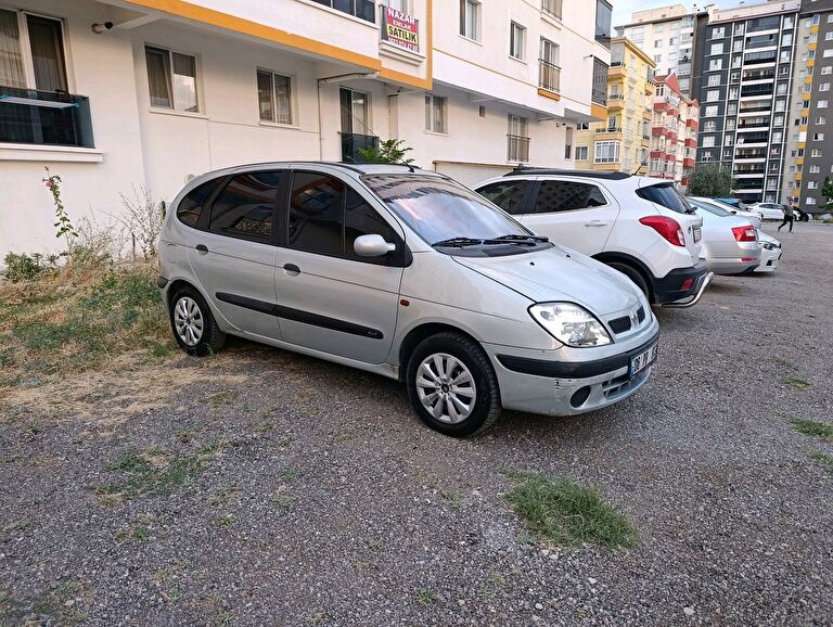 RENAULT SCENIC