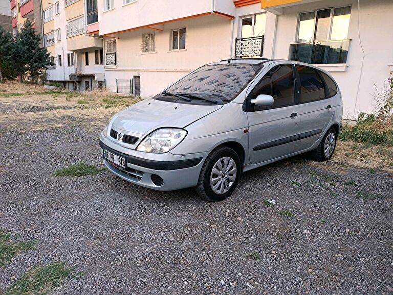 RENAULT SCENIC