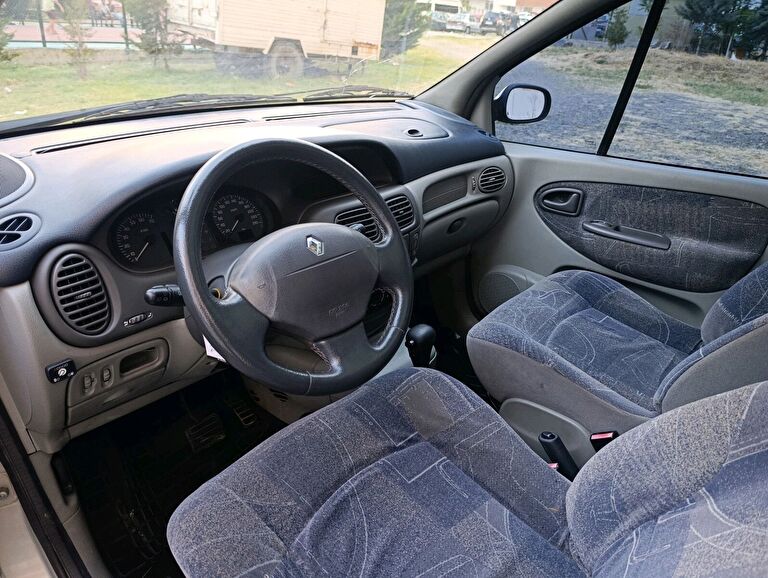 RENAULT SCENIC