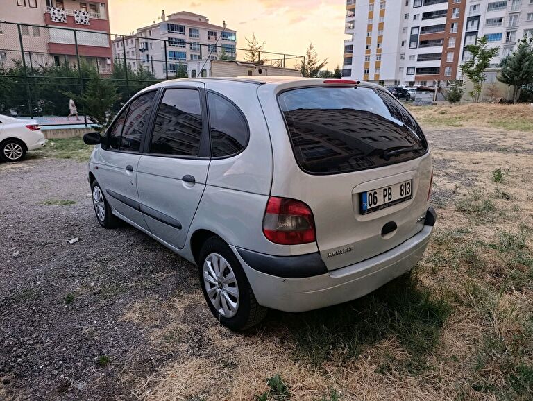 RENAULT SCENIC