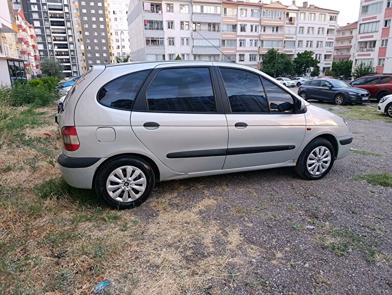 RENAULT SCENIC