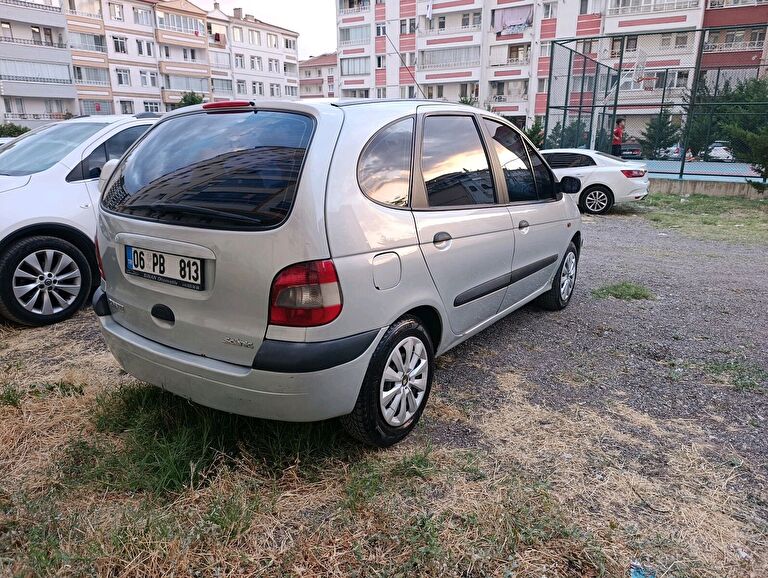 RENAULT SCENIC