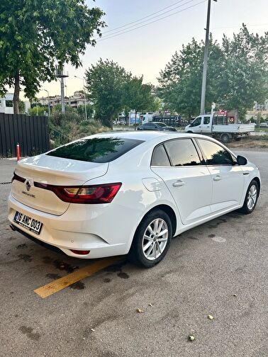 RENAULT MEGANE
