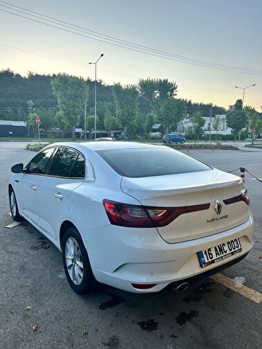 RENAULT MEGANE
