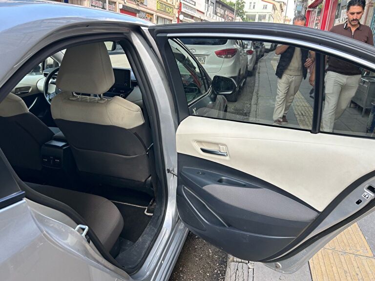 TOYOTA COROLLA