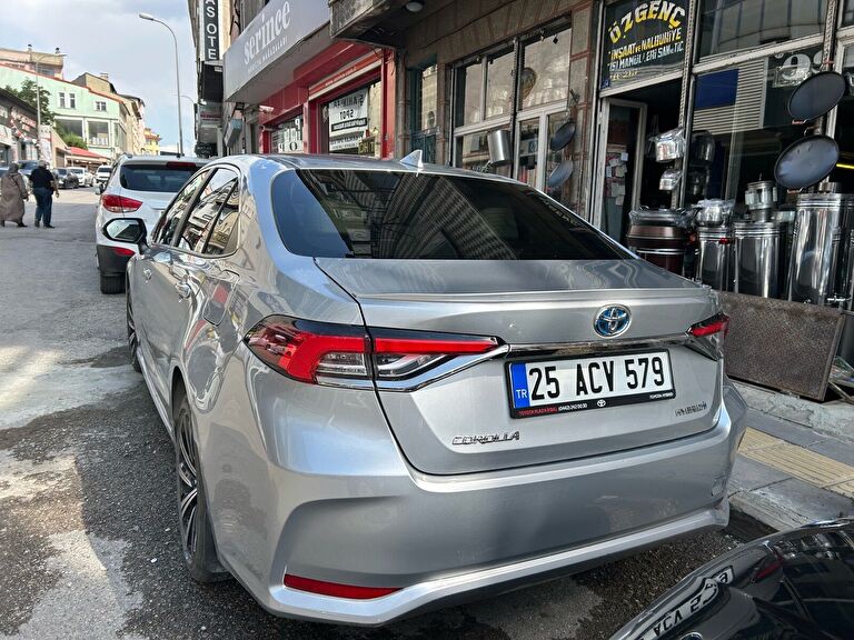 TOYOTA COROLLA