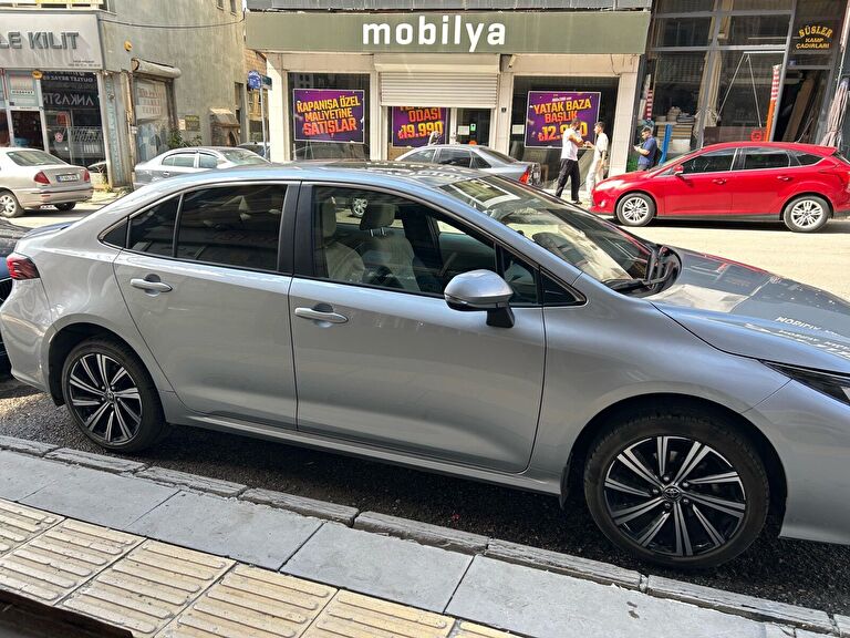 TOYOTA COROLLA