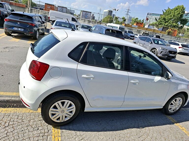 VOLKSWAGEN POLO