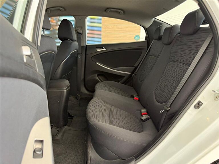 HYUNDAI ACCENT BLUE