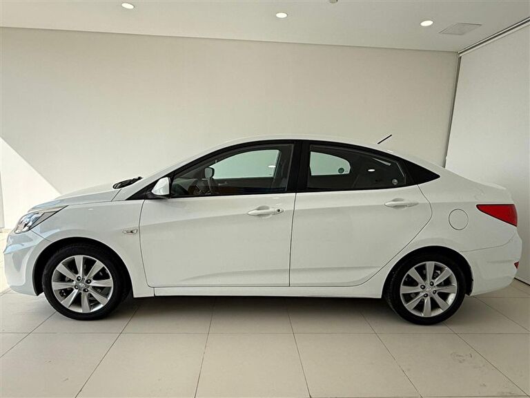 HYUNDAI ACCENT BLUE