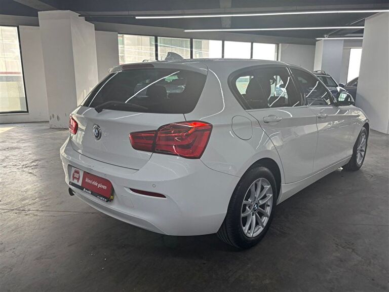 BMW 1 SERISI