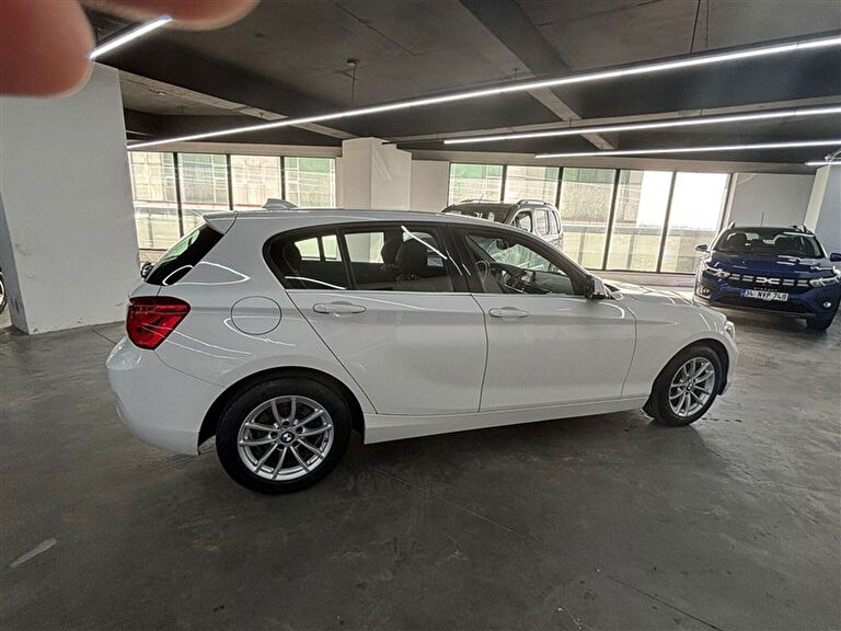 BMW 1 SERISI