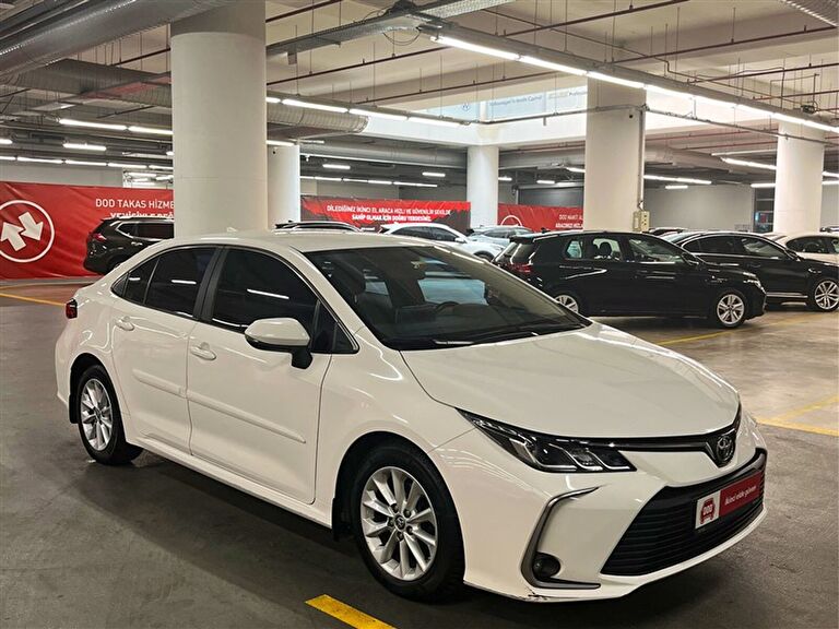 TOYOTA COROLLA