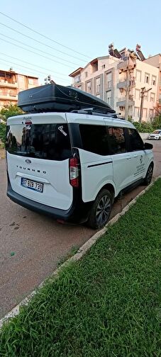 FORD TOURNEO COURIER