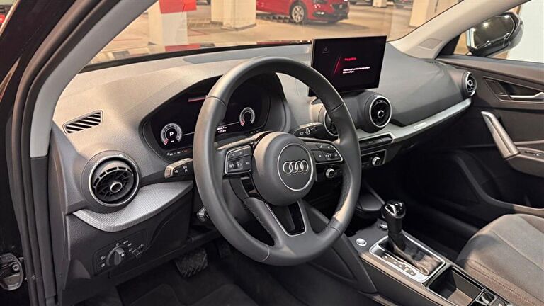 AUDI Q2