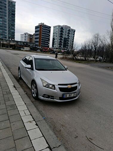 CHEVROLET CRUZE