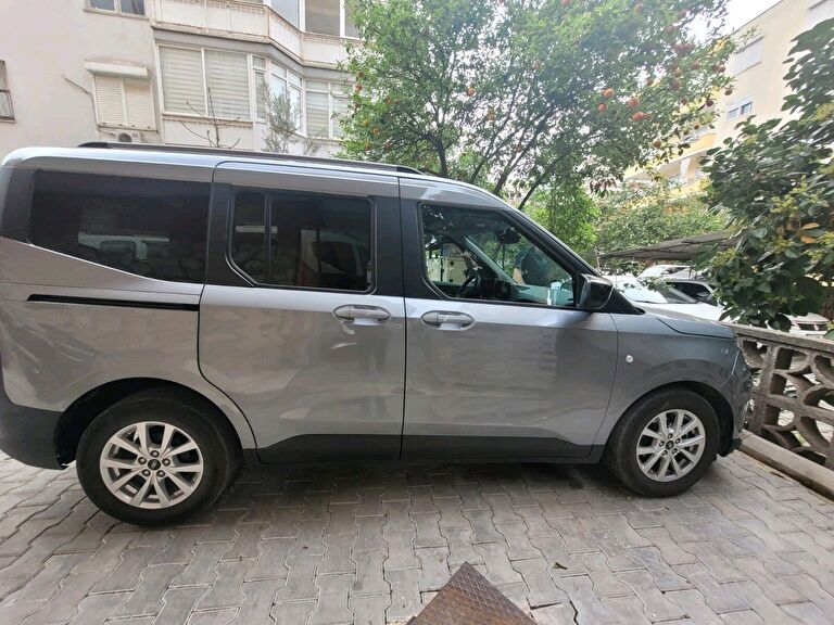 FORD TOURNEO COURIER