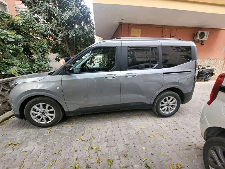 FORD TOURNEO COURIER