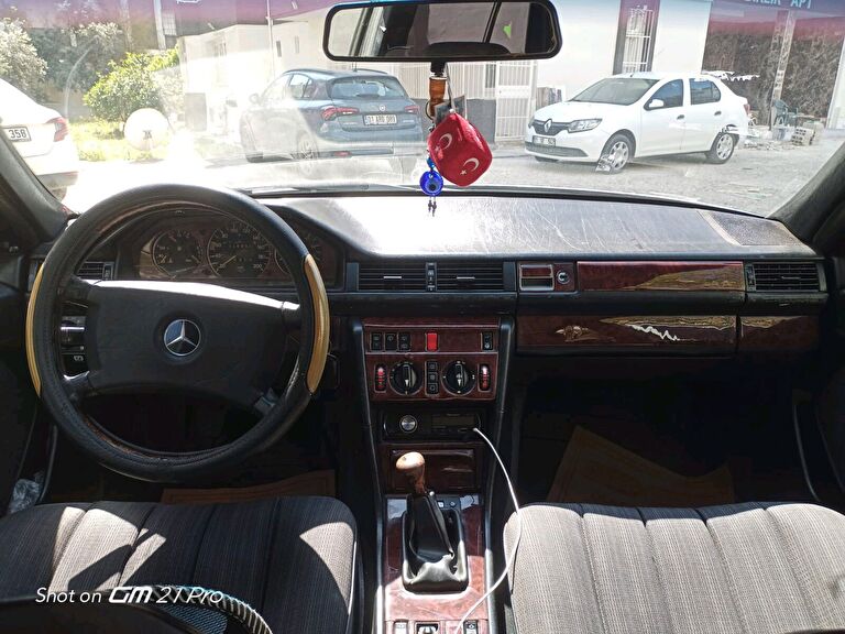 MERCEDES-BENZ 250