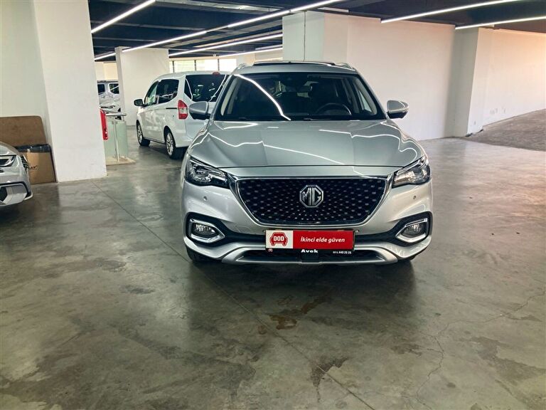 MG HS