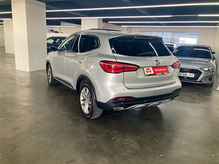 MG HS